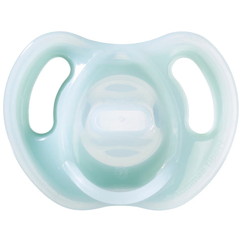 Tommee Tippee Night Time Glow in the Dark Soothers, Symmetrical Orthodontic  Design, BPA-Free Silicone, 6-18 Months, Pack of 2 Dummies, Assorted :  : Bébé et Puériculture